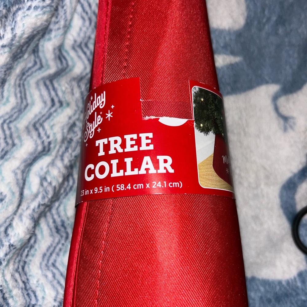 Red Tree Collar